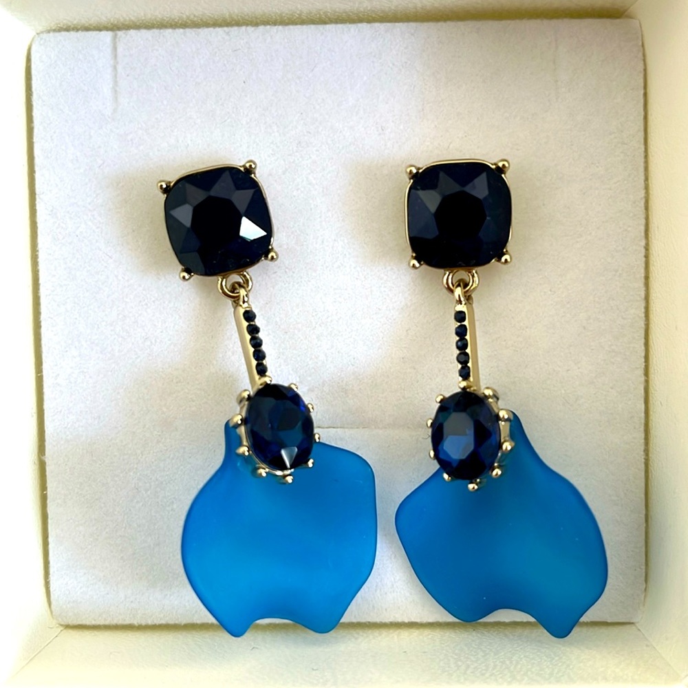 Mvcoledy stud earrings
